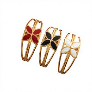 Pulsera de Acero Inoxidable con Baño de Oro y Diseño Geométrico, Unisex, Antialérgica, Moderna, Sin Decoloración, Estilo Lujoso y Ligero - Product Image 4