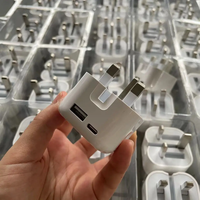 Ventas directas de fábrica, adaptador de enchufe plegable del Reino Unido, 20W, USB A + C, adaptador de teléfono, cargador PD, cargador rápido para teléfono 14 15 16 Pro Max