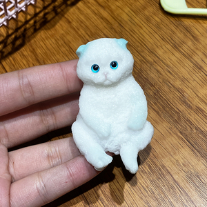 Juguete Sensorial de Gato de Plástico Adorable para Apretar, Antiestrés para Aliviar la Ansiedad, Diseño de Postura Sentada, Blandito - Product Image 5