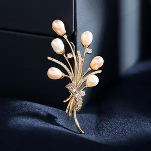 Roche OEM Broche Elegant Fresh Water Pearl Zircon Bouquet Broches Pins Brooches Women