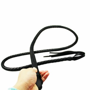 Fusta Larga BDSM Personalizada Gratis - Fusta Erótica de Cuero para Bondage, Juego de Rol, Fetiche de Montar a Caballo, Paddle para Azotes, Pony Play - Product Image 3