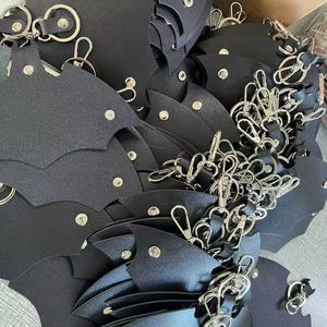 Étui à clés de voiture en cuir PU avec logo personnalisé, forme coupe-vent créative, organiseur de clés pour femmes et hommes, accessoire d'intérieur de voiture, vente en gros - Product Image 5