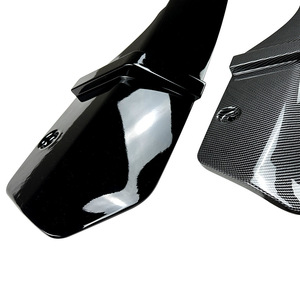 Kit de difusor trasero Amp Z para BMW X5 F15 M Sport 2014-2018, acabado pulido con textura de fibra de carbono en negro piano. - Product Image 5