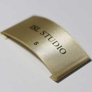 <span class=keywords><strong>Cinta</strong></span> de satén dorada con logotipo impreso, etiquetas de <span class=keywords><strong>ropa</strong></span> personalizadas, etiquetas de lujo <span class=keywords><strong>para</strong></span> <span class=keywords><strong>ropa</strong></span> - Product Image 3