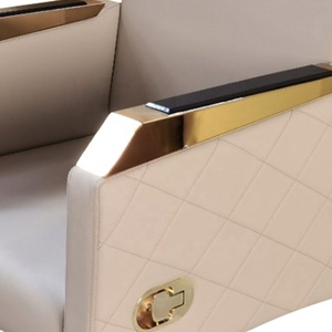 Sillón de Barbería de Cuero Sintético Crema con Base Dorada, Altura Ajustable, Mueble de Salón de Diseño Contemporáneo, Reposapiés Individual - Product Image 3