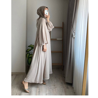 Abaya ample et modeste à la vente chaude pour les femmes musulmanes, nouveau pull modeste en crêpe glacé avec manches lanternes, robe sans couture grande taille