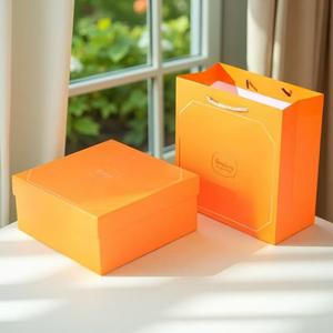 Caja de Regalo de Papel Vacía de Lujo, Cajas Rectangulares de Papel Impresas Personalizadas para Festivales y Bolsa de Mano con Asa para Cosméticos - Product Image 4