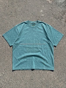 T-shirt personnalisé pour homme, effet délavé, vintage, effet soleil, déchiré, col rond, 100% coton, personnalisable - Product Image 3