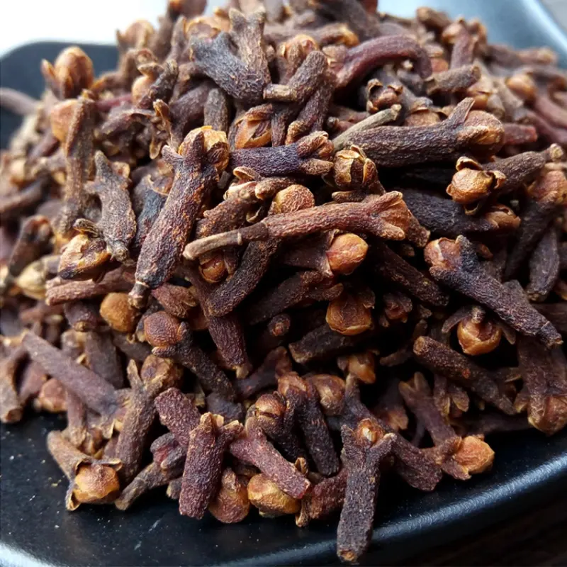 Cravos secos de alta qualidade da China Fornecedor de especiarias por atacado em forma de grânulos cru processados a preço de exportação Cravos secos