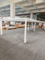 Table de réunion longue moderne pour bureau commercial, modulaire, avec plateau en triamine, pieds en métal, grande table de conférence