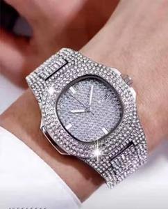 นาฬิกาเพชรโมอิสซาไนต์สไตล์ญี่ปุ่นขายดีที่สุด เหมาะสำหรับการประชุมทางธุรกิจและงานอีเว้นท์ขององค์กร มีจำหน่ายทั่วโลก - Product Image 4