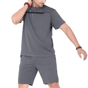 Ensembles de shorts et t-shirts OEM pour hommes, vêtements décontractés respirants, ensemble deux pièces avec t-shirt à col rond et shorts pour l'été, la gym et les activités de plein air - Product Image 4