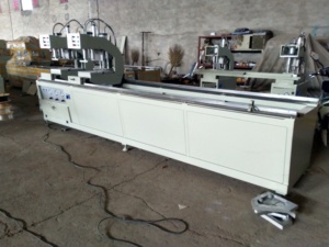 Máquina de Soldadura de Aluminio de Dos Cabezas 380V, Equipo de Alta Rigidez para Fabricación de Puertas y Ventanas de PVC - Product Image 1