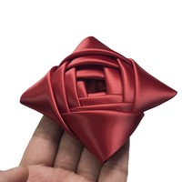 Applique florale 3D faite à la main en forme de rose carrée à quatre coins de 6 cm, personnalisée, pour chaussures, vêtements, emballages cadeaux et artisanat