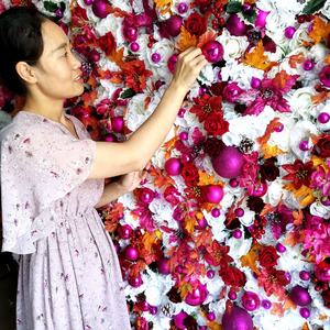 Toile de fond murale en tissu de soie avec des fleurs et des baies de Noël simples pour les événements, les baby showers, les fêtes, la décoration de la maison - Product Image 6