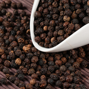 พริกไทยดำเวียดนามแท้ 1 กก. แบบเม็ด สำหรับปรุงรสสเต็กและบาร์บีคิว กระบวนการอบแห้ง - Product Image 1