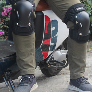 Rodilleras para motocicleta y equipo de protección anticaída para verano, diseñadas especialmente para motociclistas de conducción suave, ideales para uso transfronterizo. - Product Image 3