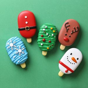 Autocollants magnétiques de Noël pour réfrigérateur, petits cadeaux, décorations de réfrigérateur mignonnes de dessins animés, DIY Père Noël et flocons de neige - Product Image 2