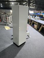 Armoire électrique sur pied XJBH IP55, structure monobloc, plaque arrière soudée pour projets d'ingénierie