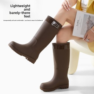 Nouvelles bottes <span class=keywords><strong>de</strong></span> pluie longues et tendance <span class=keywords><strong>pour</strong></span> femmes, imperméables, antidérapantes, idéales <span class=keywords><strong>pour</strong></span> la randonnée en <span class=keywords><strong>eau</strong></span>, la <span class=keywords><strong>mer</strong></span> et la forêt tropicale, <span class=keywords><strong>chaussures</strong></span> en PVC - Product Image 4