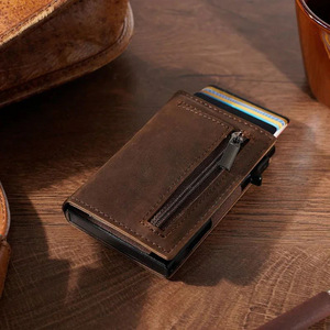 Tarjetero Metálico Delgado Personalizado Ultrafino con Bloqueo RFID, Diseño Minimalista Deslizante CNC de Aluminio para <span class=keywords><strong>Mujer</strong></span> - Product Image 3