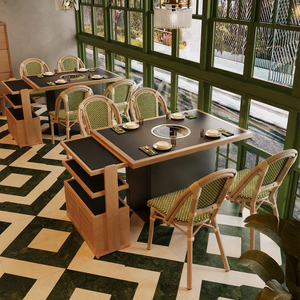 Ensemble de meubles de bistrot français moderne, chaise en aluminium tressé et table à manger carrée en bois pour café, restaurant - Product Image 1