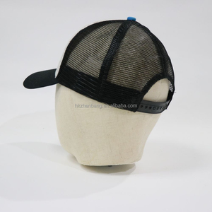 Gorra Trucker Personalizada de 5 Paneles con Estampado de Rayo, Malla Trasera Negra, Ajustable con Cierre a Presión, para Ropa Urbana y Casual - Product Image 4