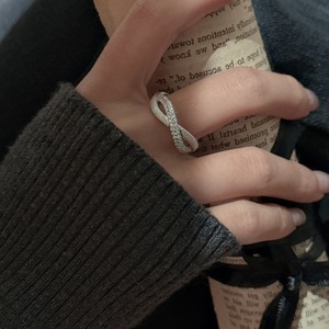 Bague en argent pur S925 brossé avec un design de niche, style vintage italien et français, coupe en platine, bijoux fins - Product Image 3