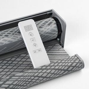 Accionamiento eléctrico Control remoto inalámbrico Día y Noche Ventana eléctrica Blackout moderno Zebra Roller Blind para Windows K502 - Product Image 1