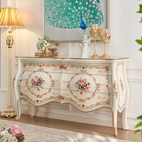 Commode à tiroirs en bois massif de style rococo français antique, peinte à la main