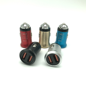 Mini Cargador de Coche de Aleación de Aluminio, Cargador de Coche Metálico de 2.4A, 12V-24V, 2 Puertos USB para Apple 15, Samsung S23 - Product Image 1