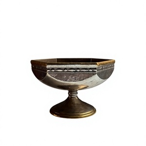 Cuenco de metal vintage hecho a mano, pulido, decorativo, para mesa, en tono plateado, con diseño de ondas, para frutas, para decoración del hogar. - Product Image 1