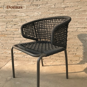 Tabouret de <span class=keywords><strong>bar</strong></span> d'extérieur moderne de style nordique avec cadre en aluminium à pieds hauts, dossier en rotin tressé, imperméable et résistant au soleil pour terrasse et jardin - Product Image 5