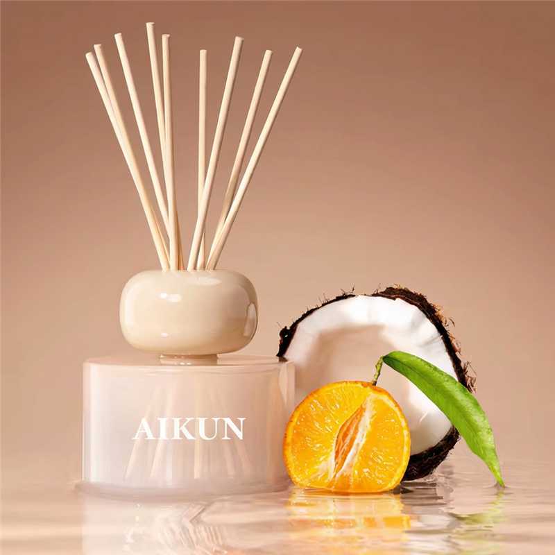 Diffuseur en pot de verre blanc étiqueté