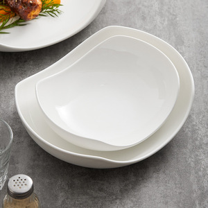 Plato cargador de cerámica blanca, bandeja para servir aperitivos de frutas irregulares, platos fríos de nueces, platos de postre para ensalada, juego de vajilla para restaurante - Product Image 3