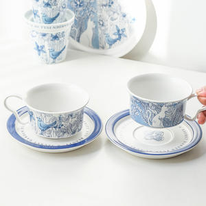 Tasses et soucoupes à café en céramique mate peintes à la main, bleues et blanches, exquises pour le thé de l'après-midi - Product Image 5