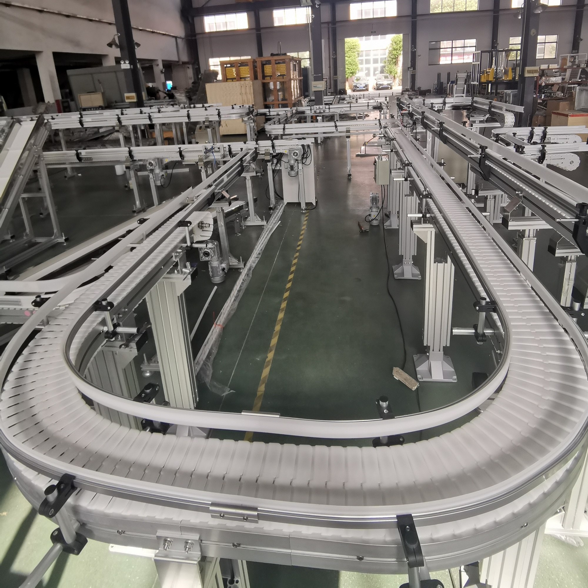 Пластиковая конвейерная лента для производственной линии