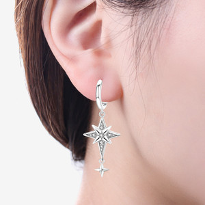 Pendientes de Estrella de Ocho Puntas con Circonitas Blancas y Diseño de Cielo Estrellado - Regalo Romántico para Mujer - Product Image 5