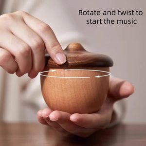 Boîte à musique artisanale en noyer et hêtre, décoration de bureau, cadeau, boîtes à musique en bois pour artisanat - Product Image 3