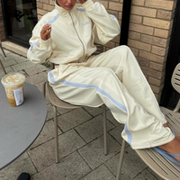 Ensemble deux pièces pour femme : survêtement personnalisé tendance automne 2026 – Pantalon de jogging rayé et sweat à capuche zippé