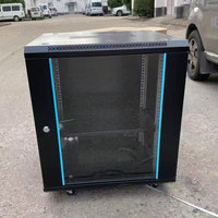 Stock 14U 19 pouces 600 mm Armoire serveur en acier laminé à froid pour centre de données, protection IP20, noir, moulage privé, livraison rapide, urgence