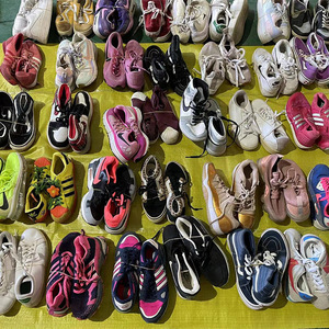 Suministro Directo de Fábrica: Zapatos y Sandalias Usados para Mujer, Fardos de Zapatos Deportivos Usados al por Mayor - Product Image 5
