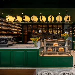 Renovación Completa de Cafetería Panadería Acogedora, Mostradores de Madera Cálidos Personalizados, Iluminación LED, Ecológico, Reciclable, Impermeable - Product Image 2