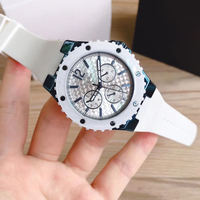 Montre pour femme avec cadran blanc en quartz, bracelet en caoutchouc, boîtier en acier inoxydable de 38 mm, chronographe, affichage de la date et du jour de la semaine