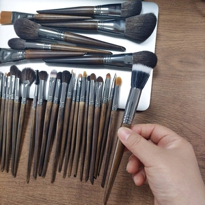 Pinceau de maquillage poils d'animaux 30 pièces fond de teint fard à paupières Eyeliner Set par Makeup Artist - Product Image 2
