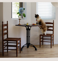 Chaise de salle à manger de style campagnard américain antique avec dossier en corde tressée, structure en bois massif, ensemble table et chaises pour la maison et le café