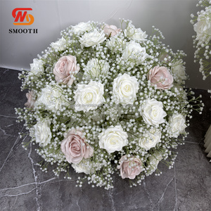 Boule de fleurs blanche lisse, gypsophile, rose rose, boule de fleurs, arrangement floral, décoration d'allée de mariage, accessoires de fête - Product Image 6