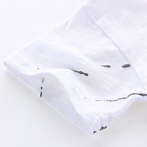 T-shirt en coton pour enfants avec deux poches, fabrication sur mesure par une entreprise - Product Image 3