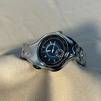 Montre à quartz Y2K Millennium Alien Twisted Vintage Niche Charm avec boîtier en alliage et bracelet en acier inoxydable 3BAR