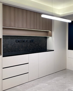 ตู้ไซด์บอร์ดไม้สไตล์โมเดิร์นรักษ์โลกสำหรับห้องรับประทานอาหาร ตู้บุฟเฟ่ต์สั่งทำพิเศษพร้อมชั้นวางปรับระดับได้ ดีไซน์ไม้แผ่นสำหรับจัดเก็บ - Product Image 2